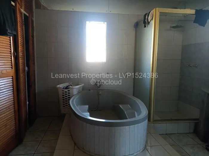 3 Bedroom House for Sale in Bluff Hill, Harare