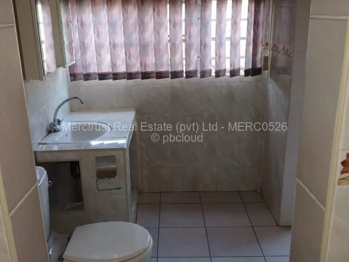 2 Bedroom Cottage/Garden Flat to Rent in Upper Hillside, Harare