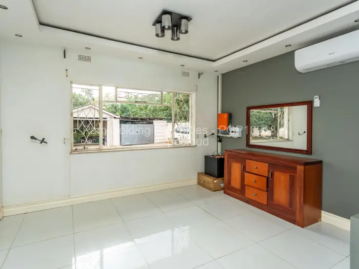 4 Bedroom House to Rent in Bluff Hill