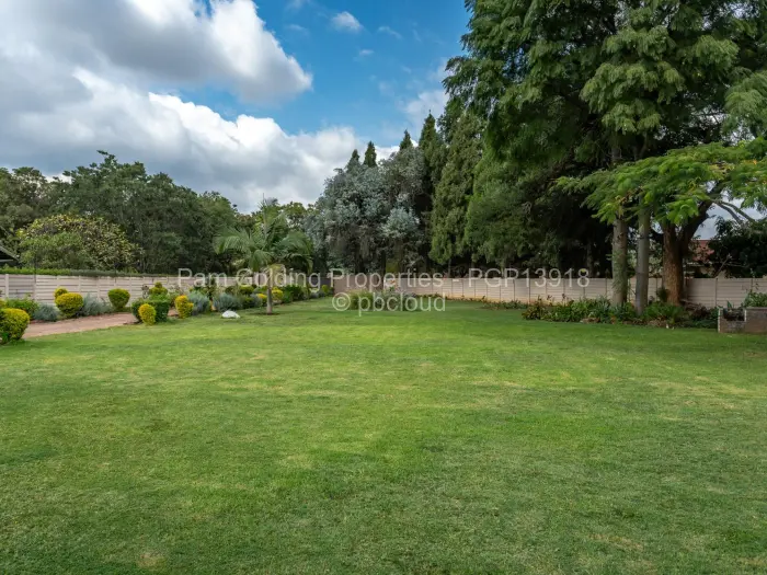 4 Bedroom House to Rent in Bluff Hill