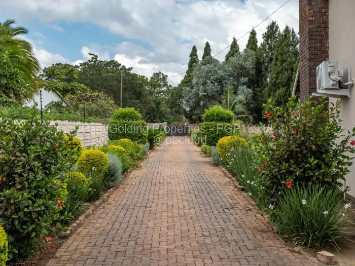 4 Bedroom House to Rent in Bluff Hill