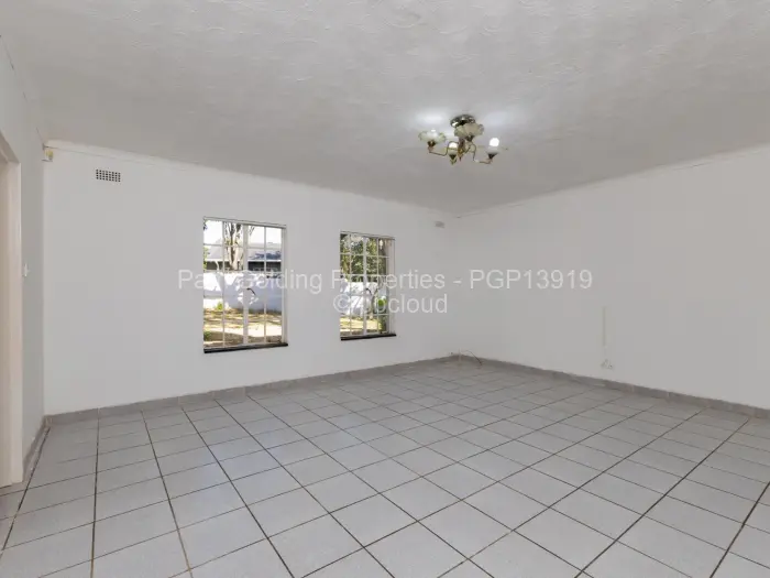 4 Bedroom House to Rent in Glen Lorne