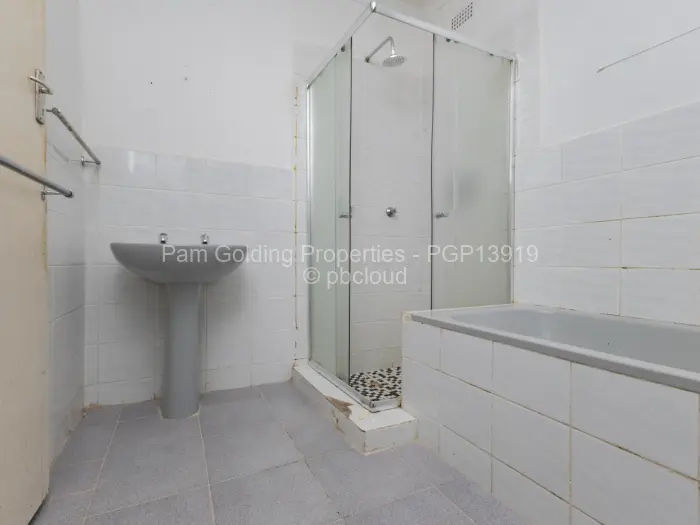 4 Bedroom House to Rent in Glen Lorne