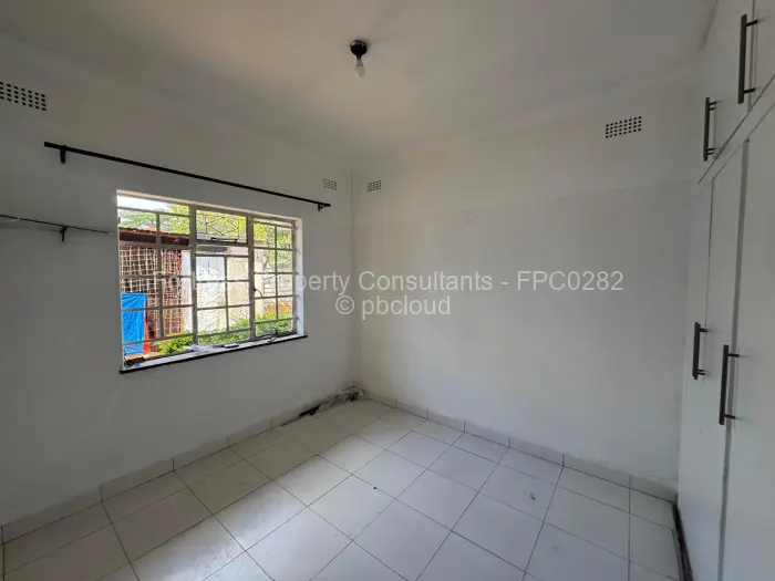 3 Bedroom House to Rent in Braeside