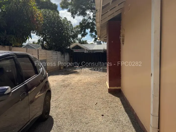 3 Bedroom House to Rent in Braeside