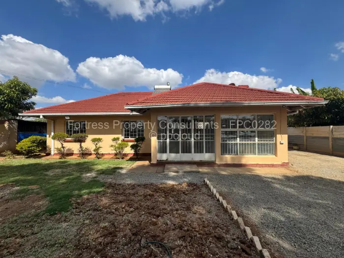 3 Bedroom House to Rent in Braeside