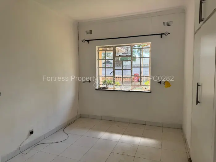 3 Bedroom House to Rent in Braeside