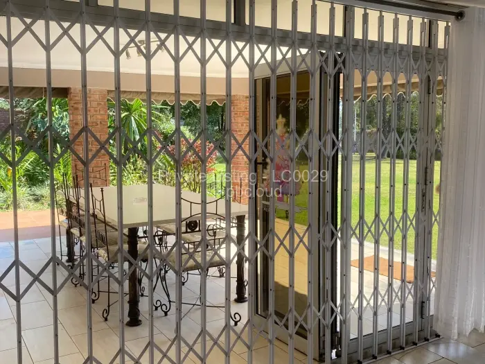 2 Bedroom Cottage/Garden Flat to Rent in Chisipite, Harare