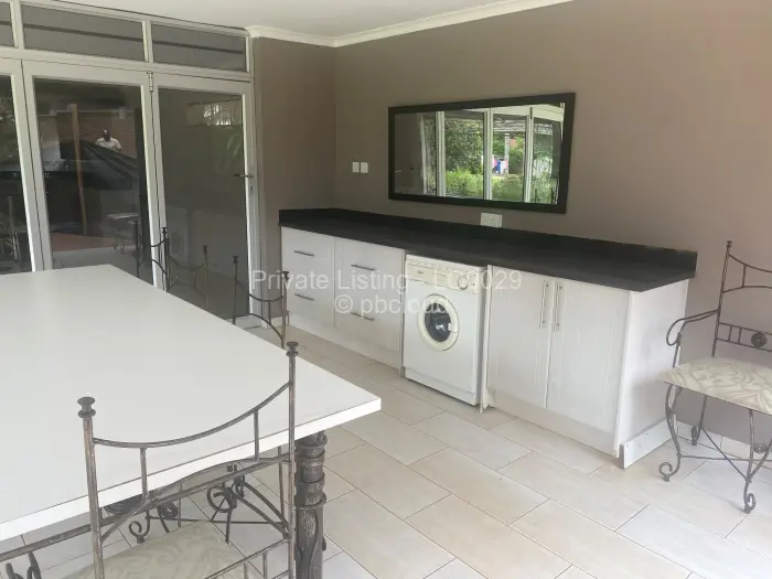 2 Bedroom Cottage/Garden Flat to Rent in Chisipite, Harare