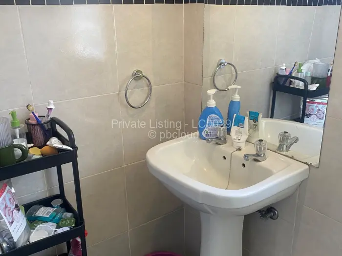 2 Bedroom Cottage/Garden Flat to Rent in Chisipite, Harare