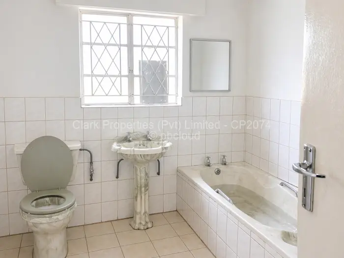 4 Bedroom House for Sale in Chiredzi, Chiredzi
