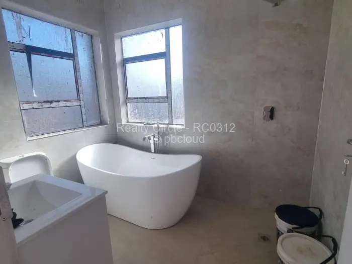 Townhouse/Cluster to Rent in Marlborough