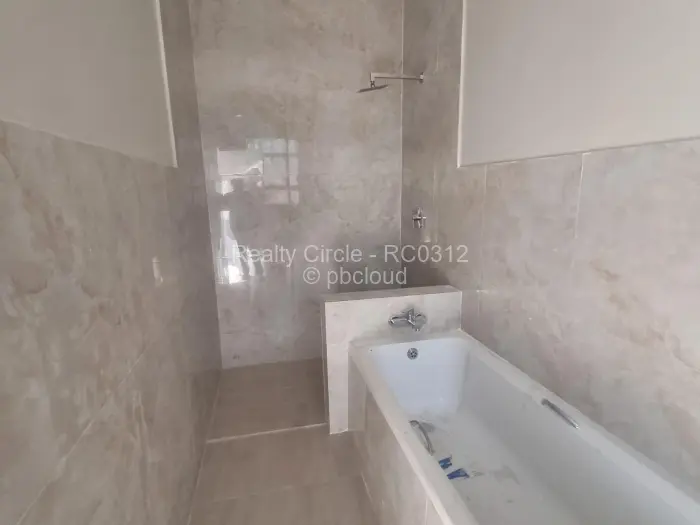 Townhouse/Cluster to Rent in Marlborough