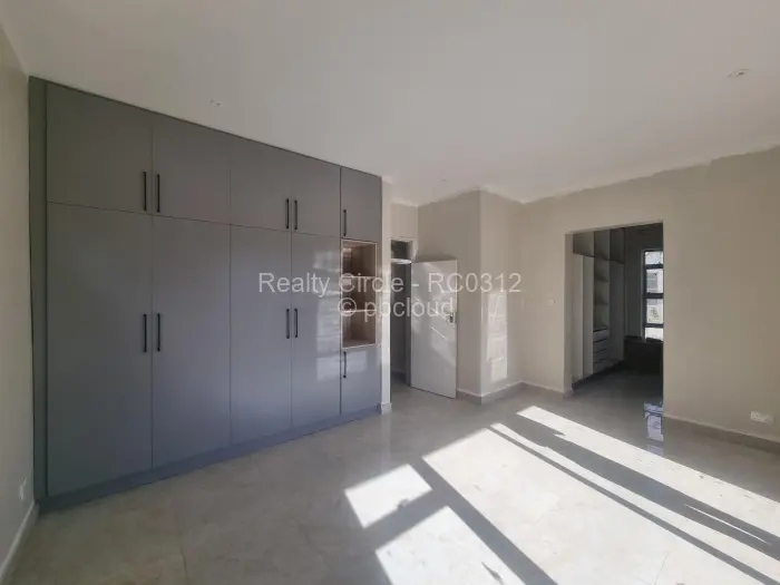 Townhouse/Cluster to Rent in Marlborough