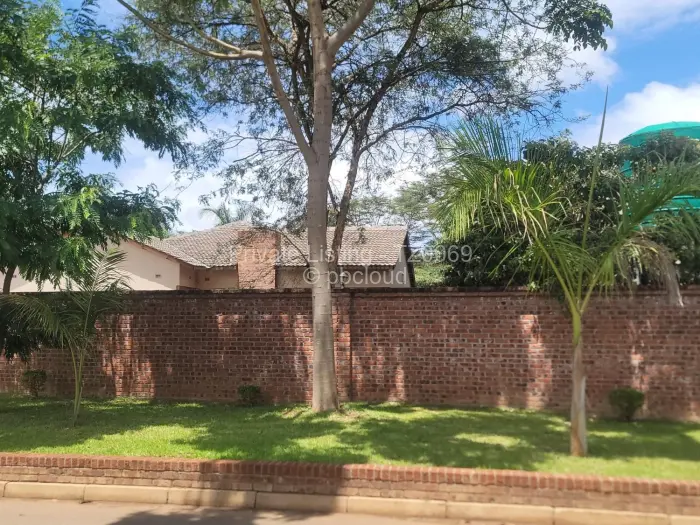 4 Bedroom House to Rent in Bluff Hill, Harare