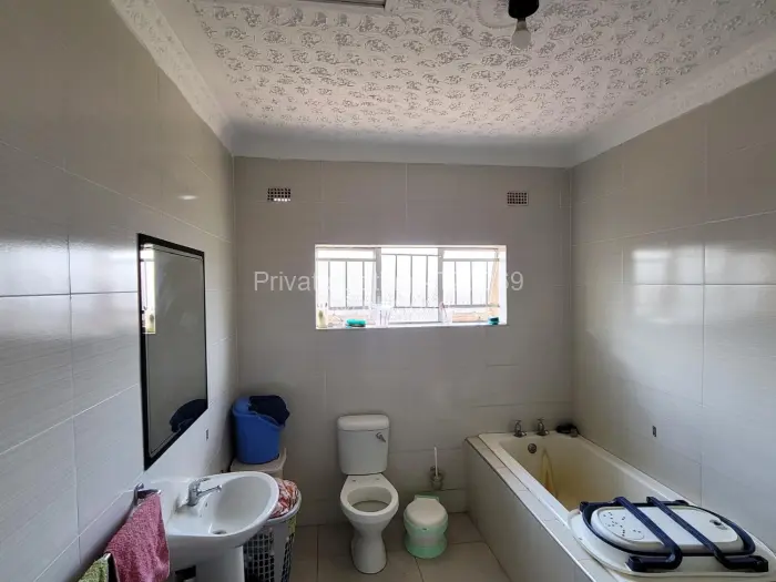 4 Bedroom House to Rent in Bluff Hill, Harare