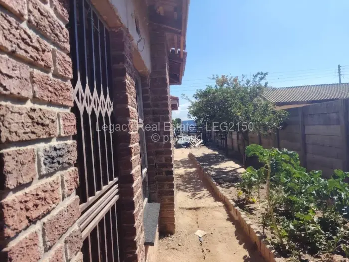 4 Bedroom House to Rent in Waterfalls
