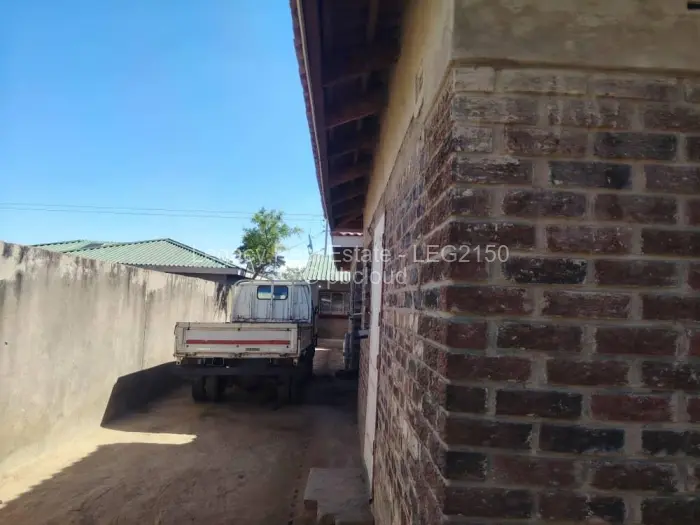 4 Bedroom House to Rent in Waterfalls