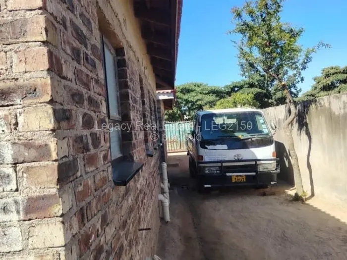 4 Bedroom House to Rent in Waterfalls
