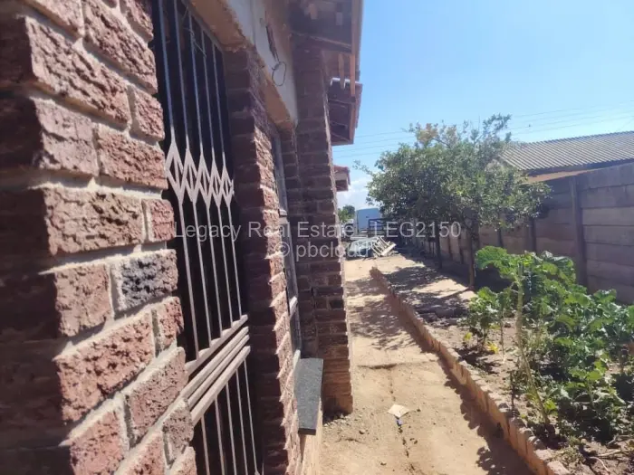 4 Bedroom House to Rent in Waterfalls