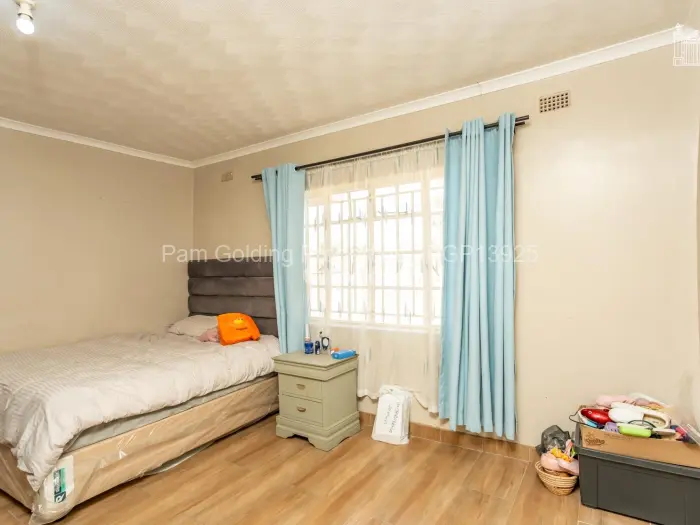 5 Bedroom House for Sale in Zimre Park, Harare