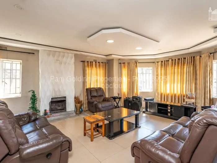 5 Bedroom House for Sale in Zimre Park, Harare