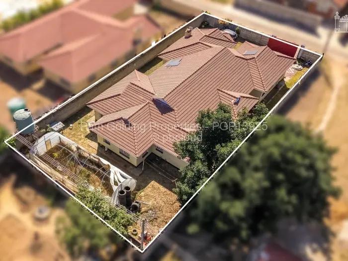5 Bedroom House for Sale in Zimre Park, Harare