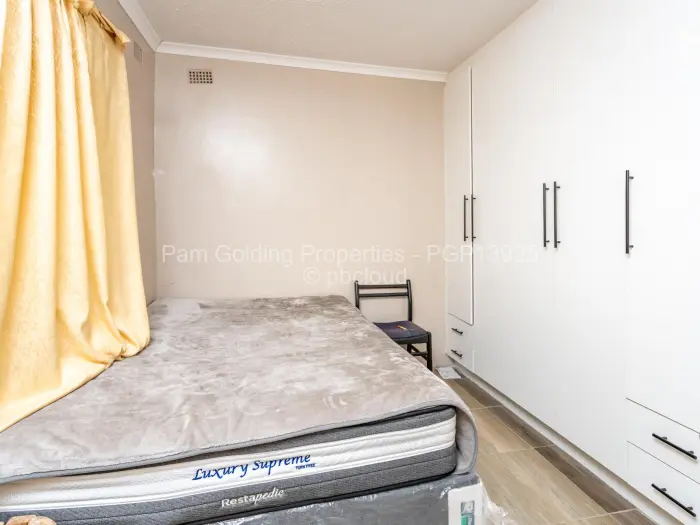 5 Bedroom House for Sale in Zimre Park, Harare