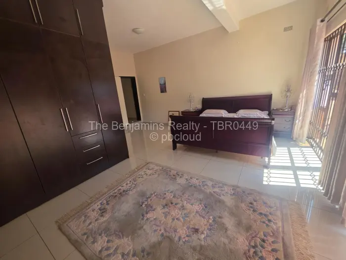 6 Bedroom House to Rent in Emerald Hill