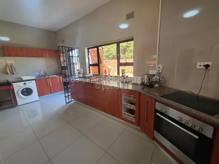 6 Bedroom House to Rent in Emerald Hill
