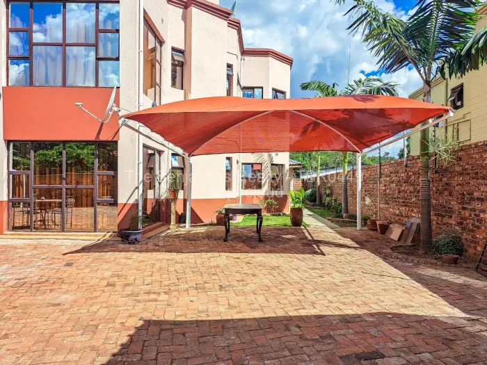 6 Bedroom House to Rent in Emerald Hill