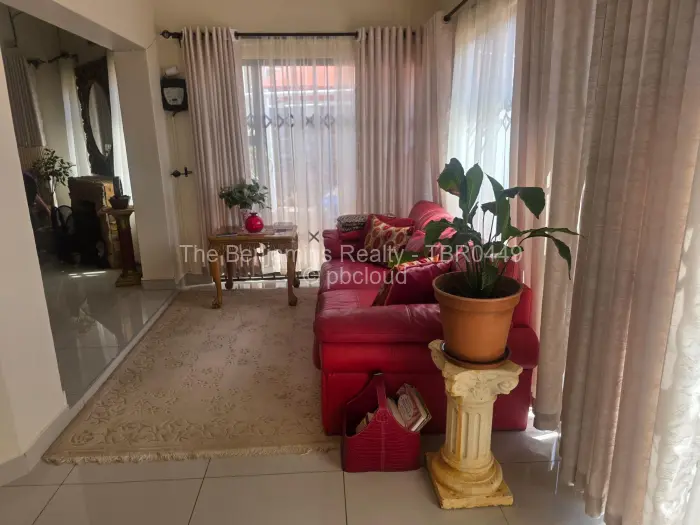 6 Bedroom House to Rent in Emerald Hill