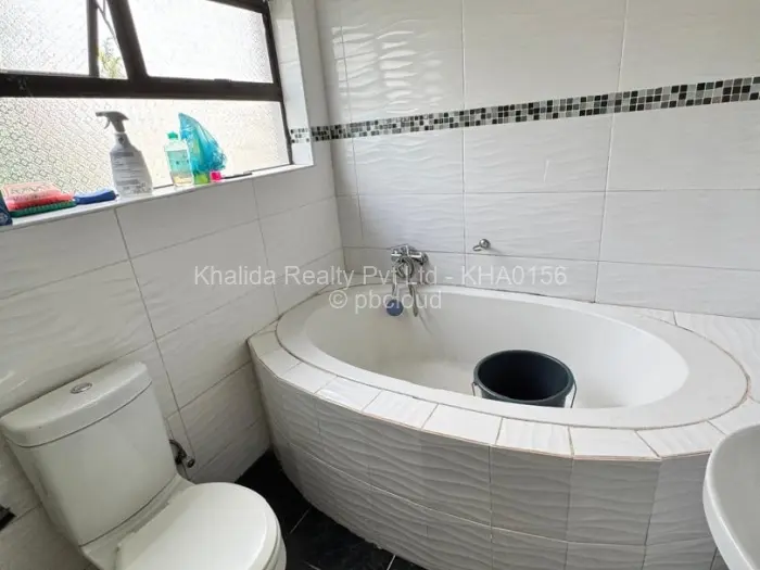 4 Bedroom House to Rent in Madokero Estates, Harare