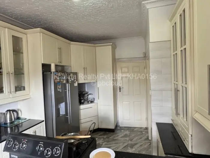 4 Bedroom House to Rent in Madokero Estates, Harare