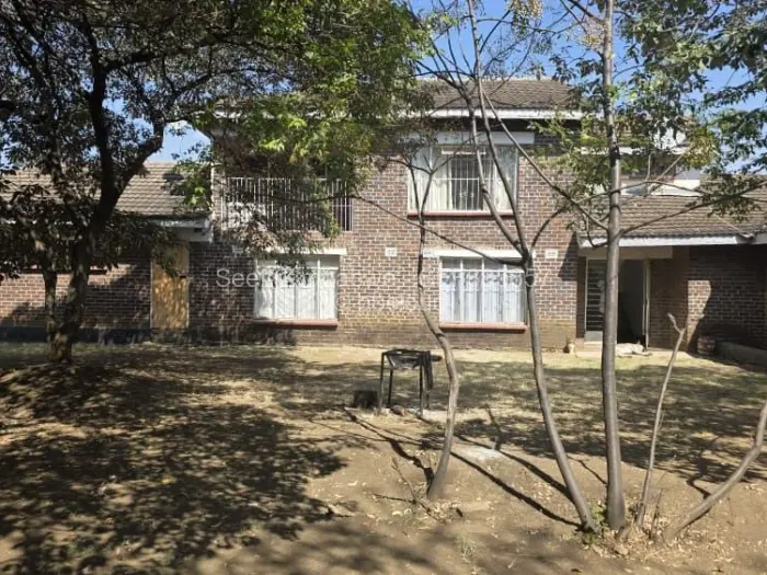 5 Bedroom House for Sale in Highlands, Harare