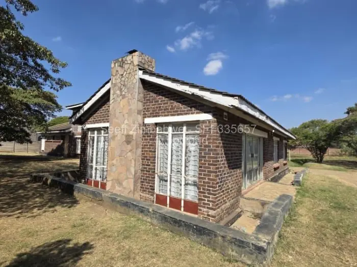 5 Bedroom House for Sale in Highlands, Harare