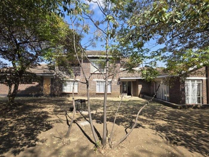 5 Bedroom House for Sale in Highlands, Harare