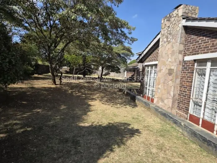 5 Bedroom House for Sale in Highlands, Harare