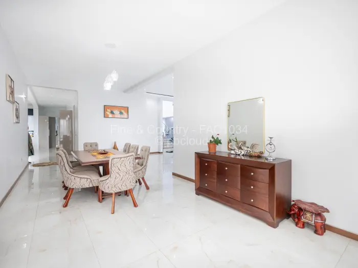 5 Bedroom House for Sale in Umwinsidale, Harare