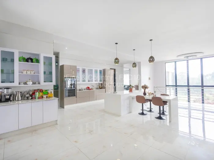 5 Bedroom House for Sale in Umwinsidale, Harare