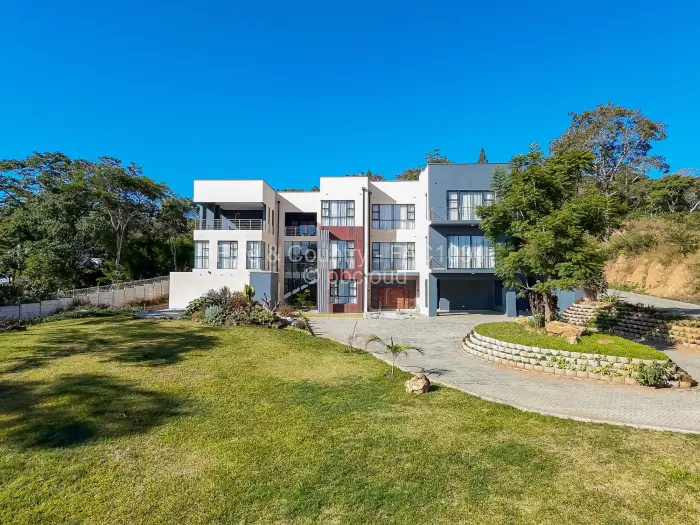 5 Bedroom House for Sale in Umwinsidale, Harare