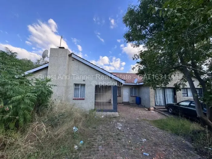 7 Bedroom House for Sale in Waterfalls, Harare
