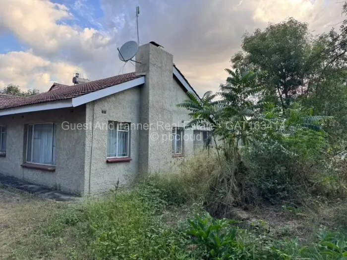 7 Bedroom House for Sale in Waterfalls, Harare