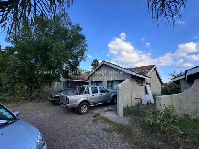 7 Bedroom House for Sale in Waterfalls, Harare