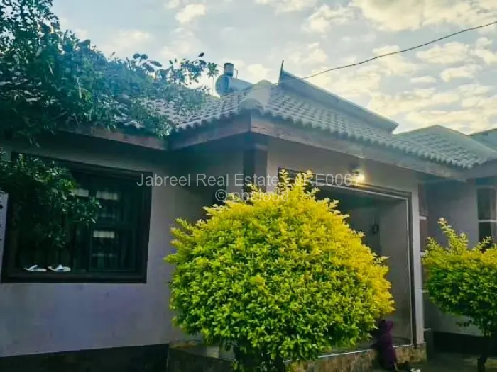8 Bedroom House for Sale in Gweru CBD, Gweru