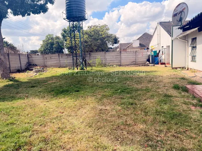 Townhouse/Cluster for Sale in Park Meadowlands, Harare