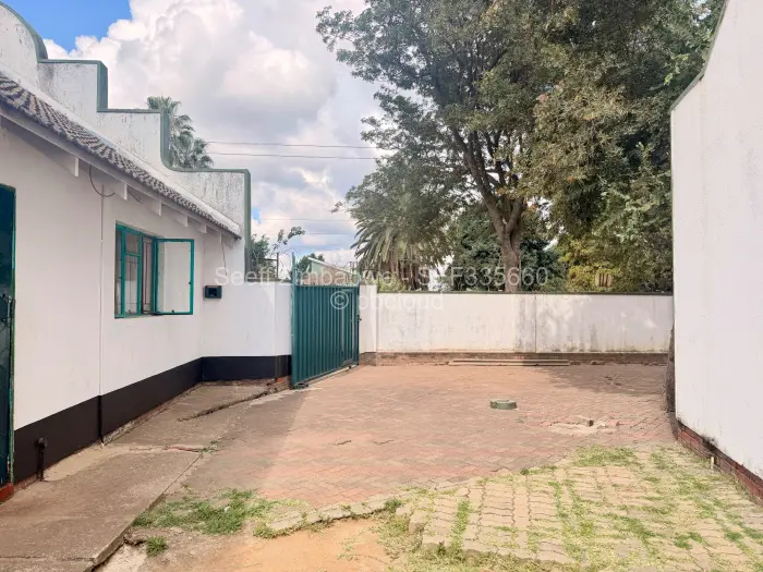 Townhouse/Cluster for Sale in Park Meadowlands, Harare