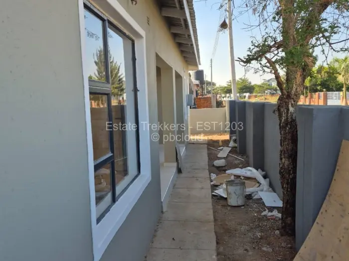 Townhouse/Cluster for Sale in Arlington, Harare