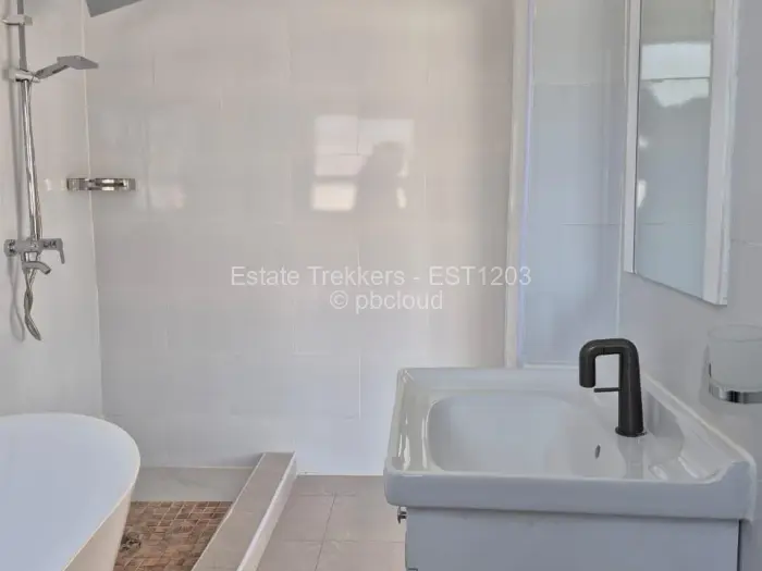 Townhouse/Cluster for Sale in Arlington, Harare