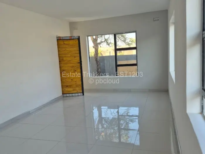 Townhouse/Cluster for Sale in Arlington, Harare